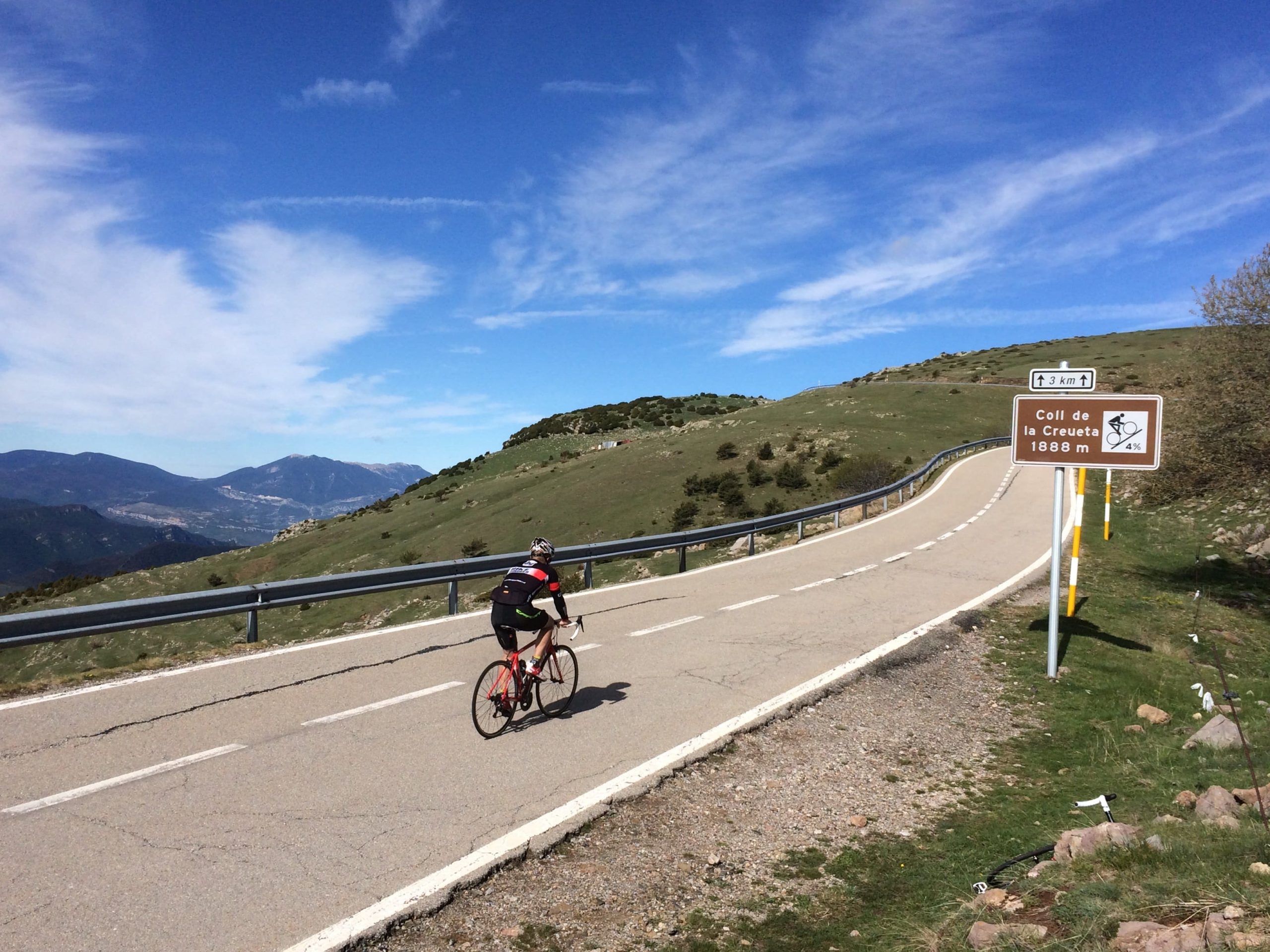 Col de la creuta cyclist